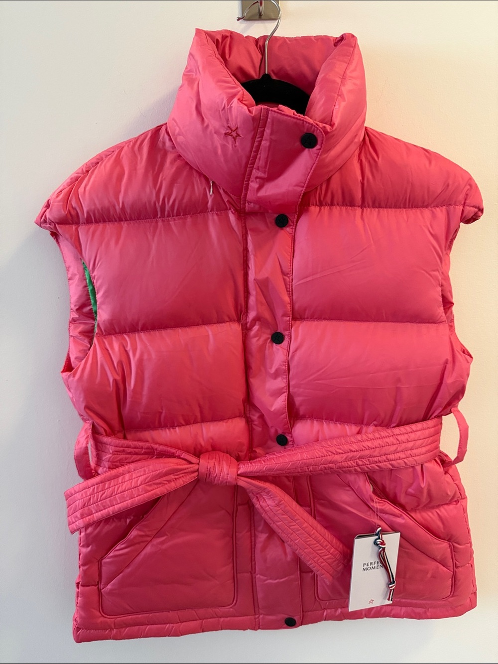 NWT Perfect Moment Girls size 14 Over Size Vest in Peach Pink/Nordic Green.